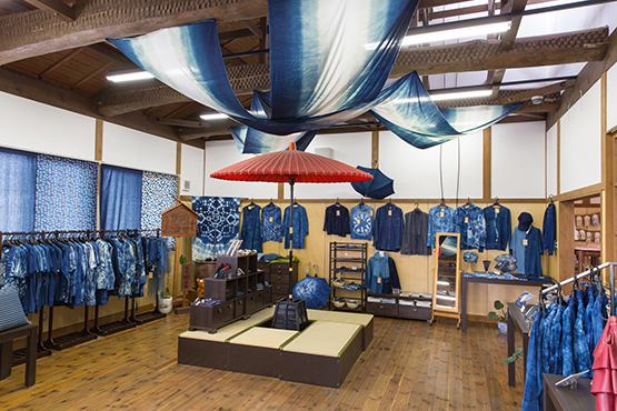 大石紬と武州正藍染めのコラボ商品